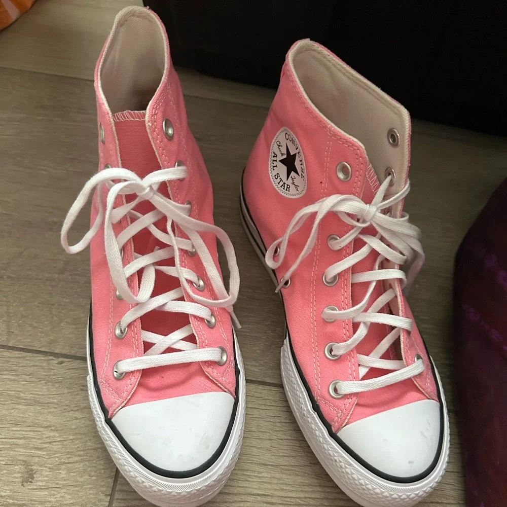 Platform Converse Pink High Top Chuck Taylor - Great Condition - Picture 2 of 7